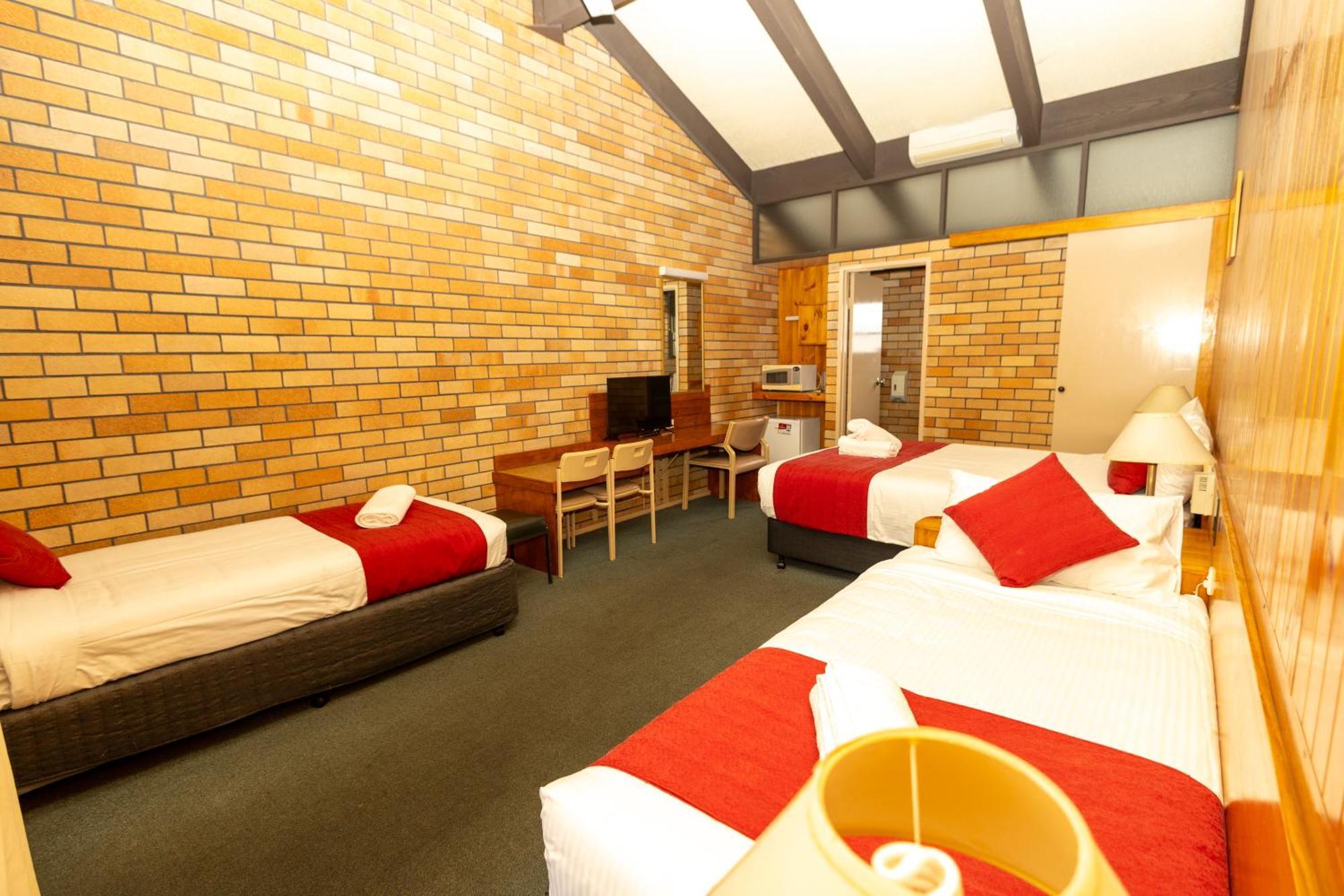 All Travellers Motor Inn Coonabarabran Buitenkant foto
