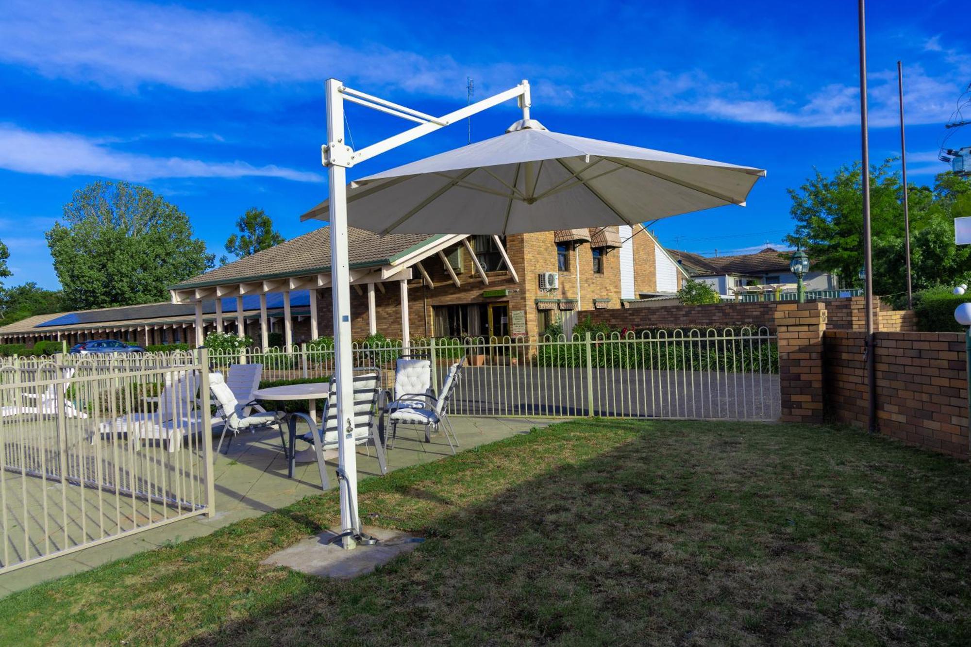 All Travellers Motor Inn Coonabarabran Buitenkant foto