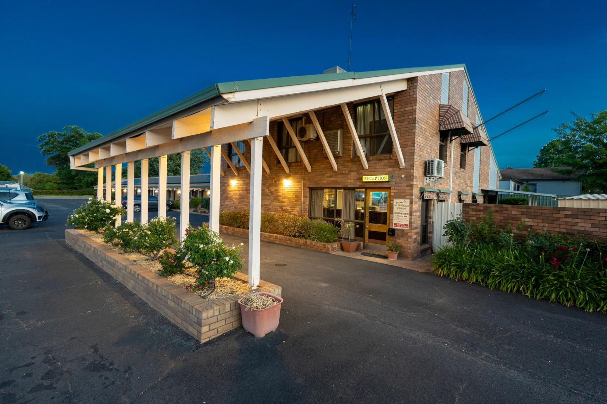 All Travellers Motor Inn Coonabarabran Buitenkant foto